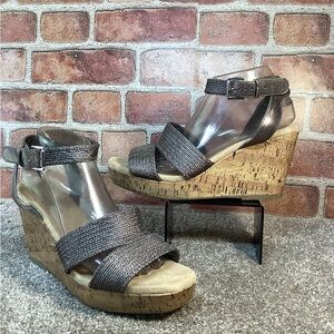 Maurice’s womens silver gray wedge sandals size 9